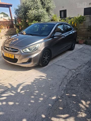 יונדאי אקסנט i25