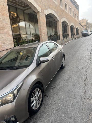 טויוטה קורולה
