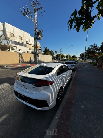 יונדאי איוניק