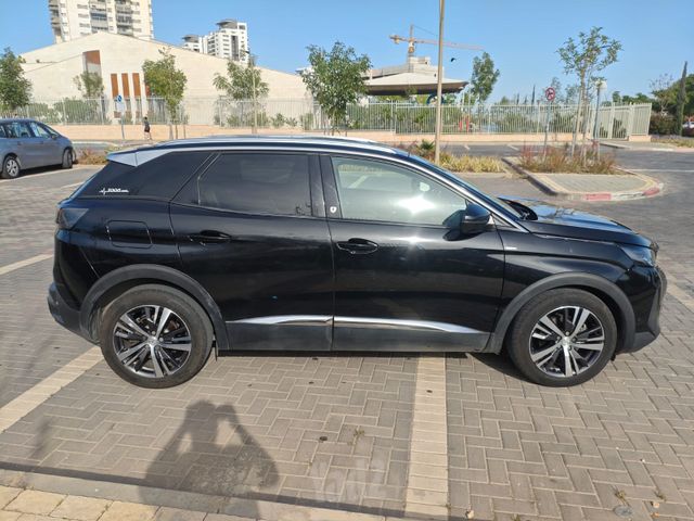 פיג'ו 3008