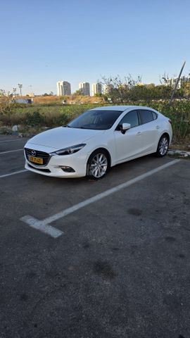 מאזדה 3
