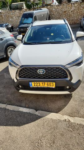 טויוטה קורולה קרוס