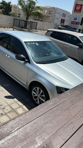 סקודה אוקטביה