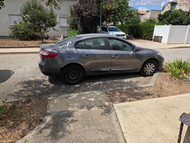 רנו פלואנס