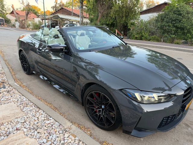ב מ וו M4