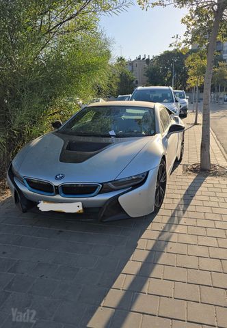 ב מ וו i8