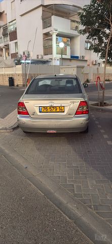 טויוטה קורולה