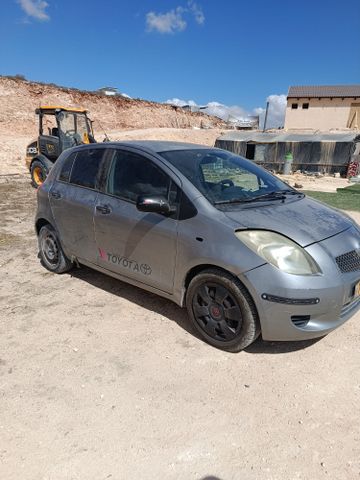 טויוטה יאריס