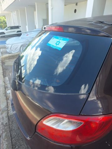 מודעת רכב מאזדה 2