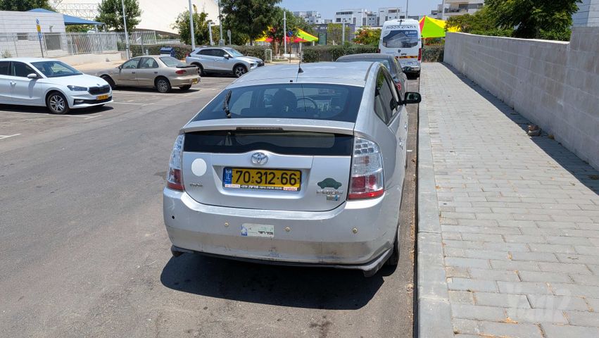 טויוטה פריוס