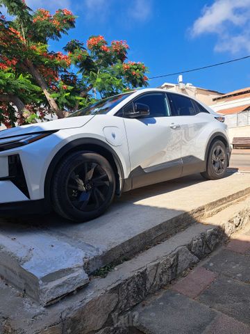 טויוטה C-HR+