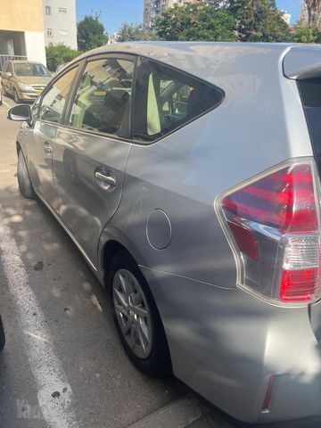 טויוטה פריוס פלוס