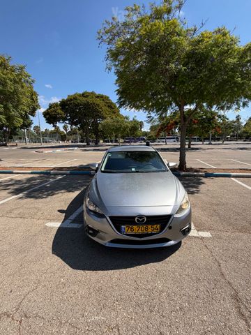 מודעת רכב מאזדה 3