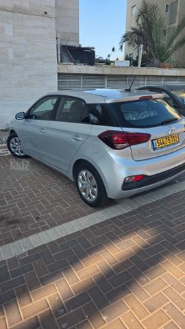 יונדאי i20