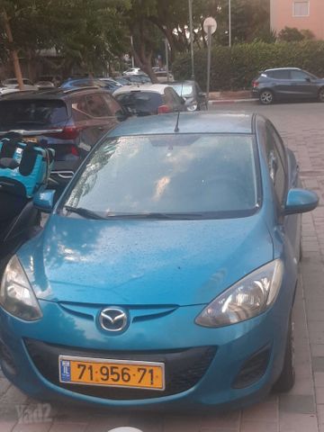 מודעת רכב מאזדה 2
