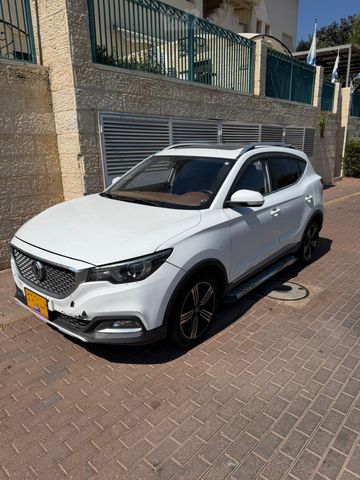 מודעת רכב אם ג'י ZS