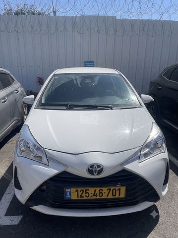 טויוטה יאריס