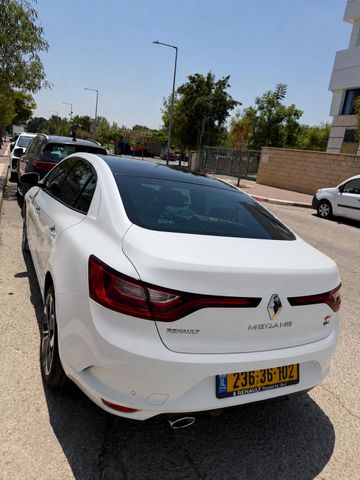 רנו מגאן