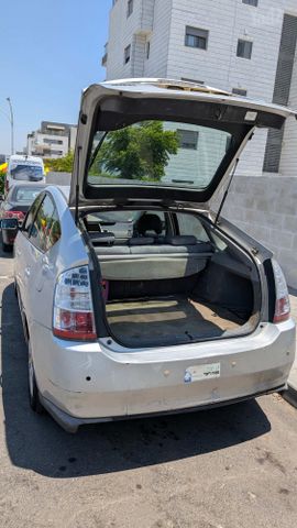 טויוטה פריוס