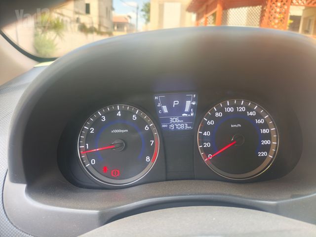 יונדאי אקסנט i25