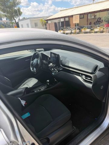מודעת רכב טויוטה C-HR