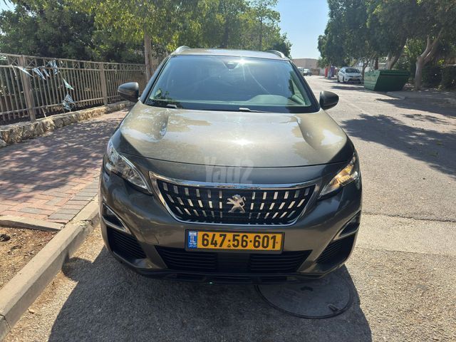 פיג'ו 3008