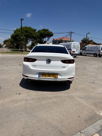 מאזדה 3