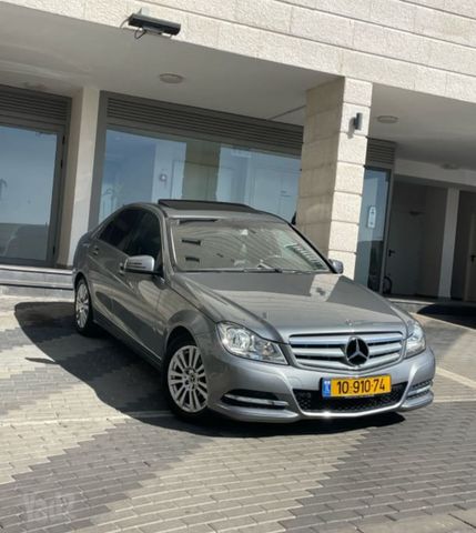 מודעת רכב מרצדס-בנץ C-class