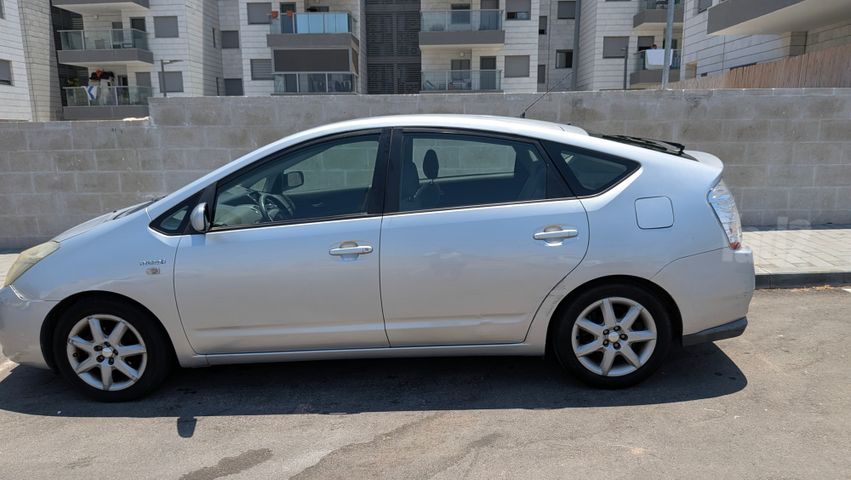 מודעת רכב טויוטה פריוס