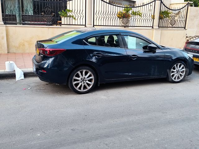 מאזדה 3