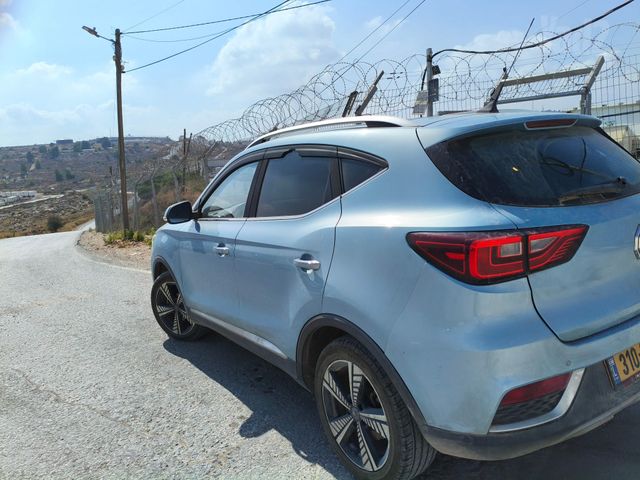 אם ג'י ZS