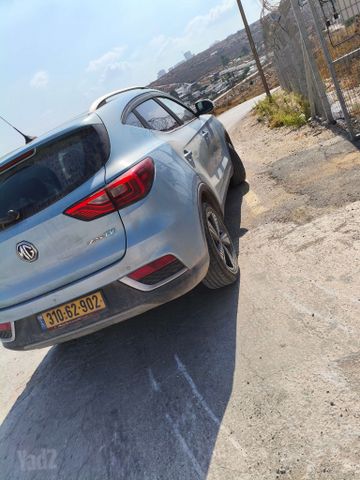 אם ג'י ZS