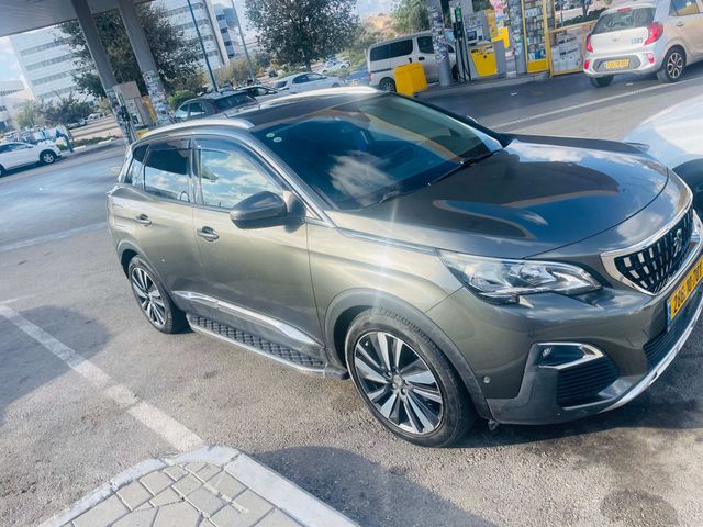 פיג'ו 3008