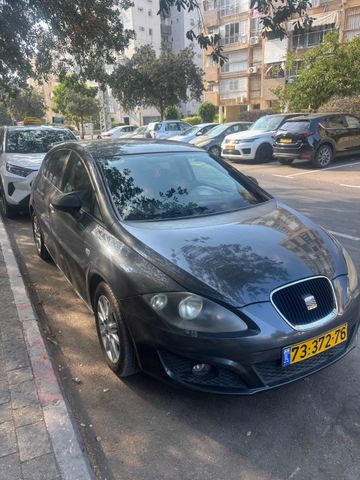 מודעת רכב סיאט לאון