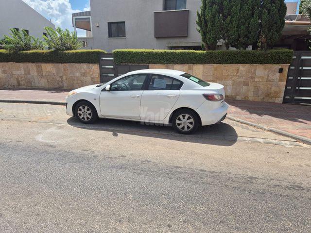 מאזדה 3