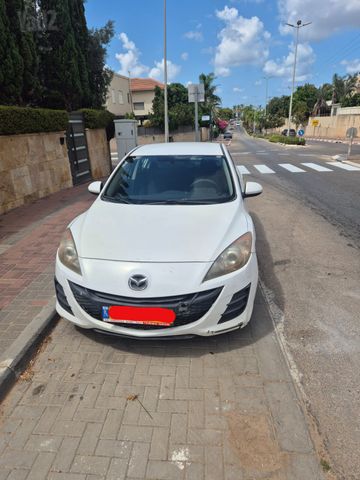 מודעת רכב מאזדה 3