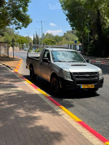 איסוזו די-מקס