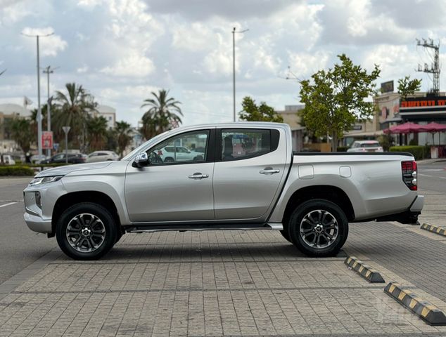 מיצובישי טרייטון / L200
