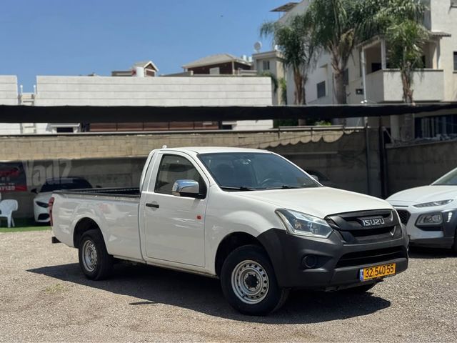 מודעת רכב איסוזו די-מקס