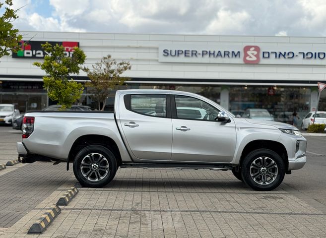 מיצובישי טרייטון / L200