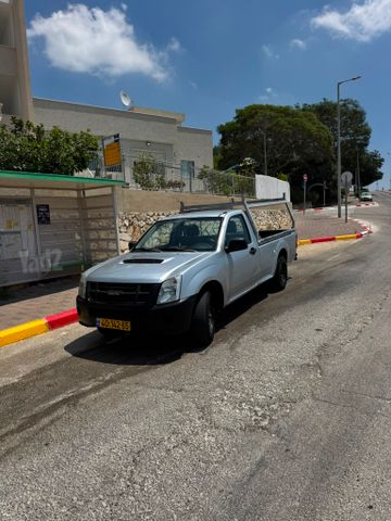מודעת רכב איסוזו די-מקס