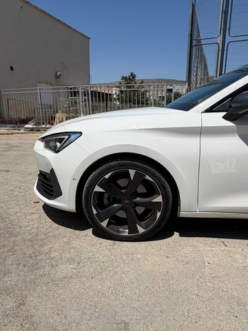 קופרה לאון