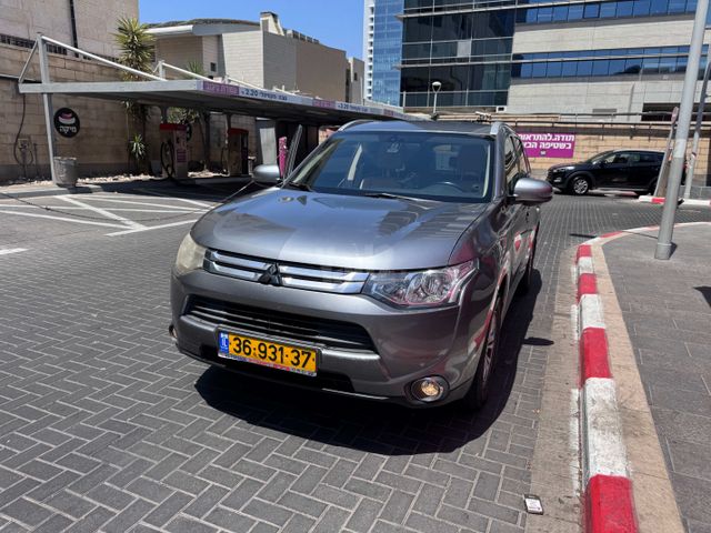 מיצובישי אאוטלנדר