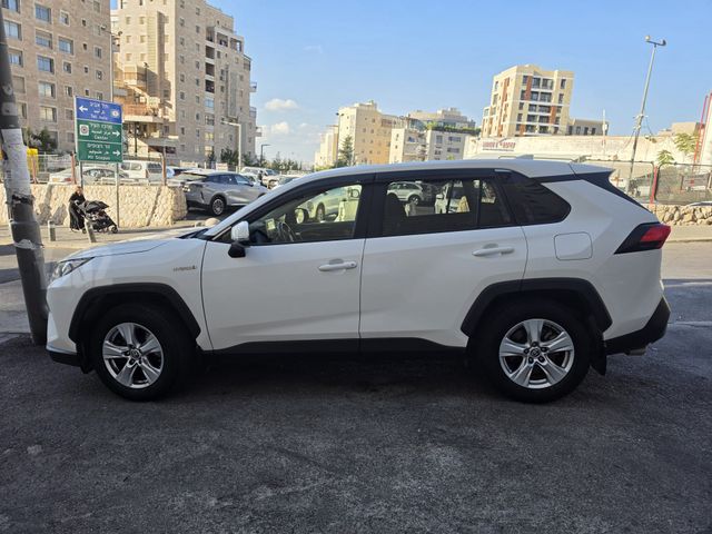 טויוטה RAV4