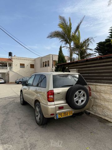 טויוטה RAV4