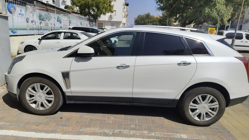 קאדילק SRX