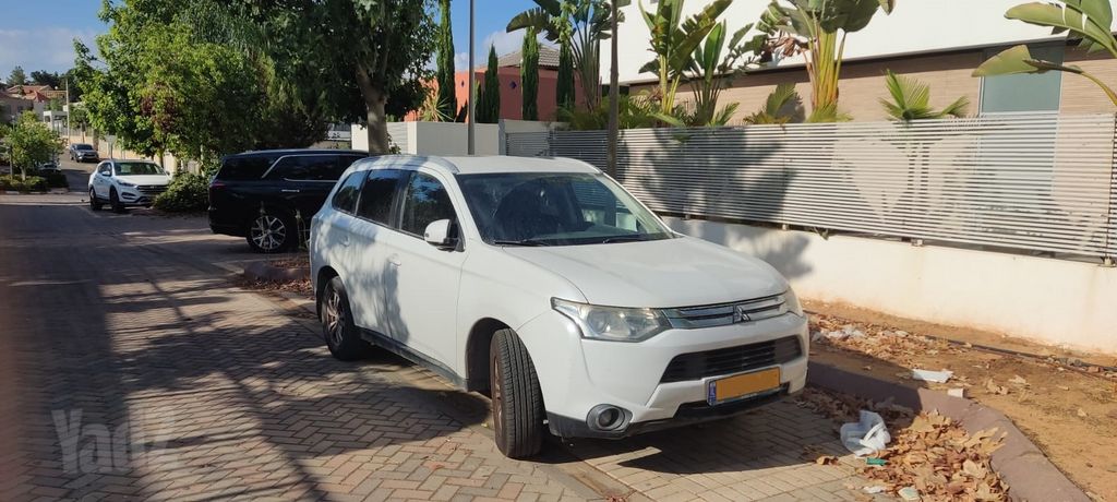 מיצובישי אאוטלנדר