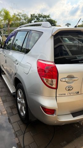 טויוטה RAV4