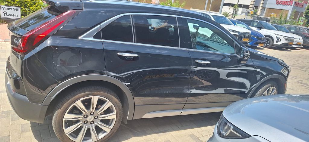 קאדילק XT4