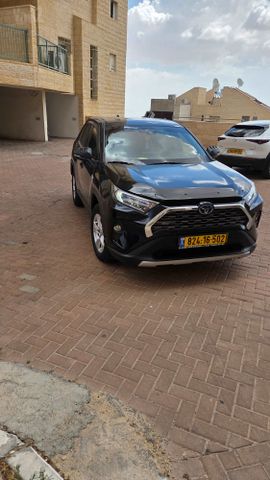 טויוטה RAV4